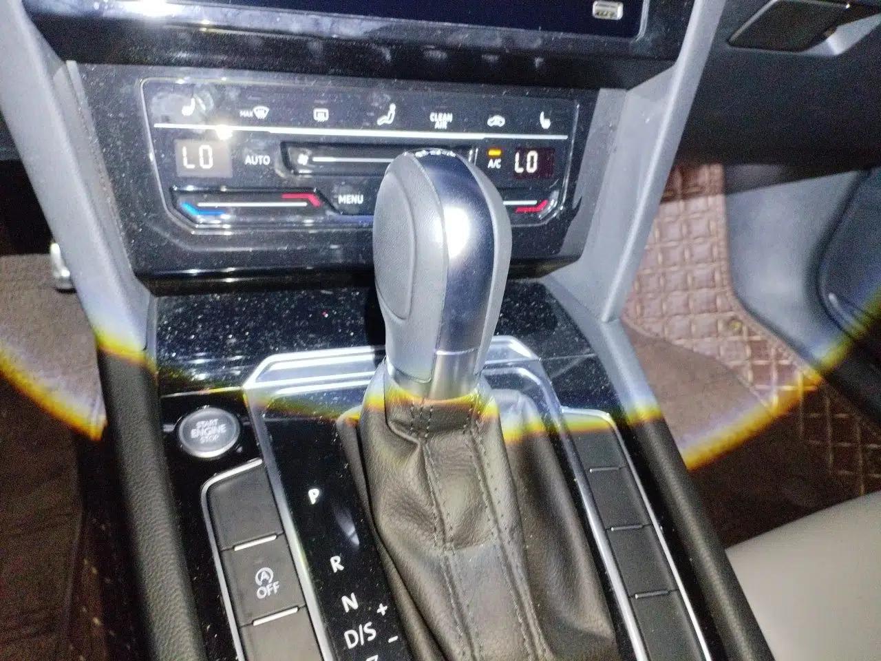 Volkswagen Magotan 2023 2 Million Units Limited Edition 280TSI DSG Leading Version — миниатюра 14