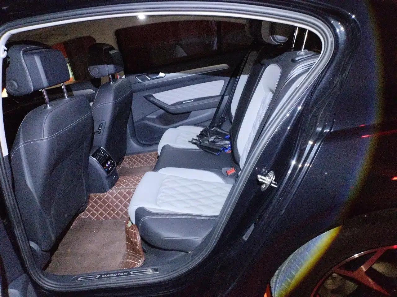 Volkswagen Magotan 2023 2 Million Units Limited Edition 280TSI DSG Leading Version — миниатюра 17