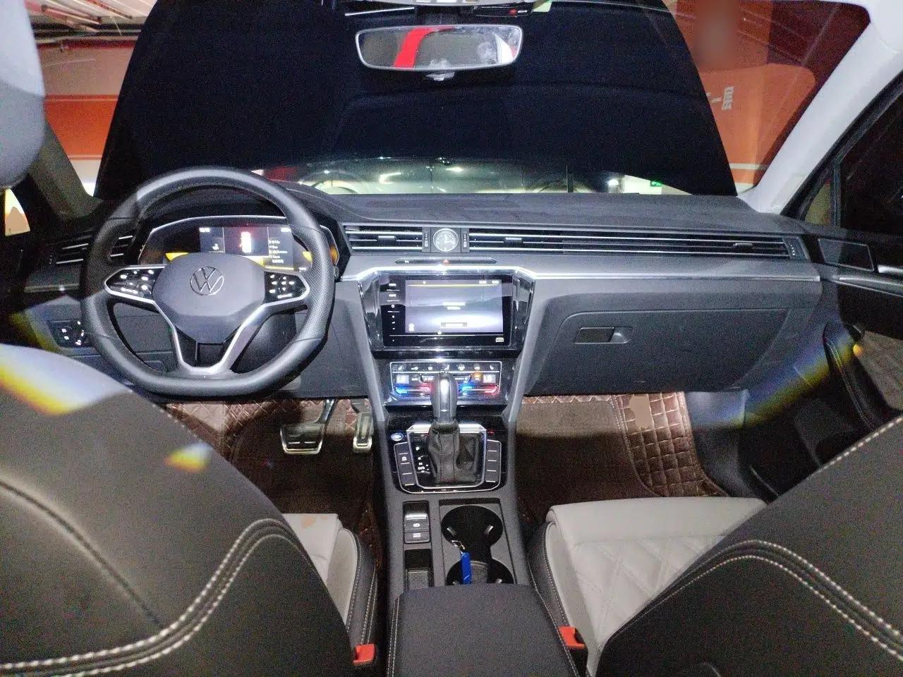 Volkswagen Magotan 2023 2 Million Units Limited Edition 280TSI DSG Leading Version — миниатюра 9
