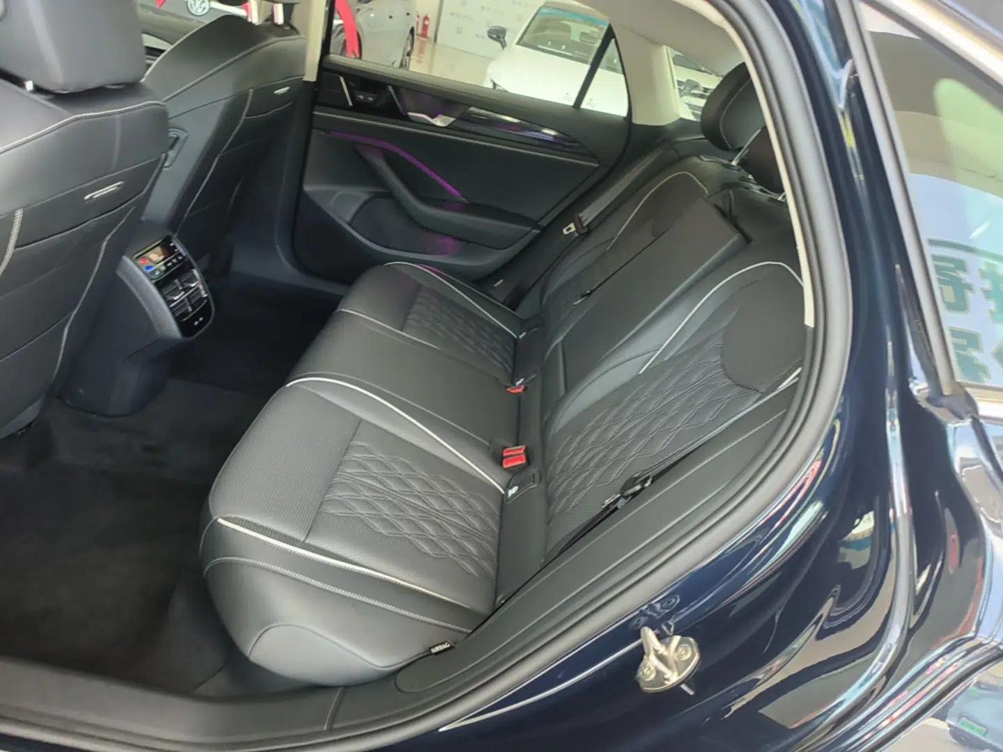 Volkswagen Magotan 2024 380TSI DSG Ultimate Edition — миниатюра 20