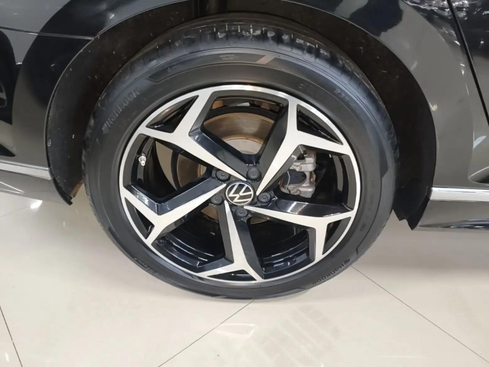 Volkswagen Magotan 2025 Revised Version Zhongxiang Edition 330TSI DSG Luxury Trim — миниатюра 11