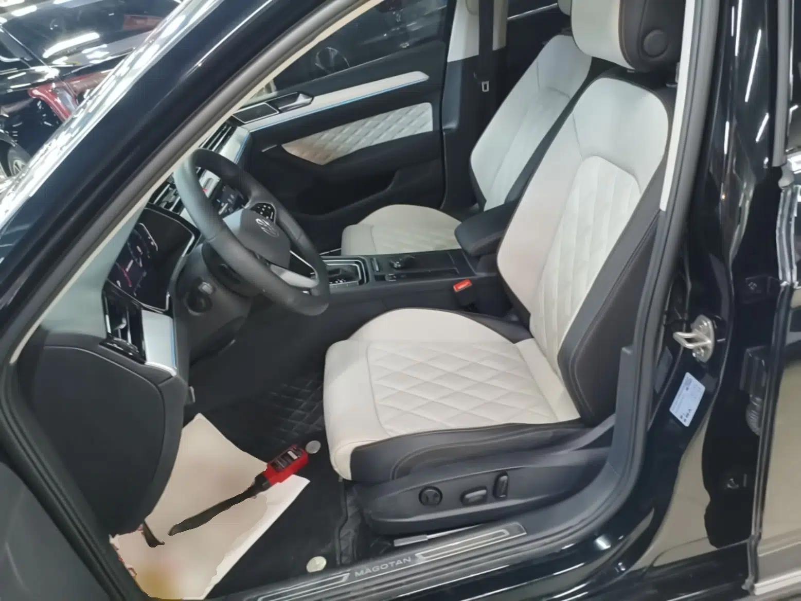 Volkswagen Magotan 2025 Revised Version Zhongxiang Edition 330TSI DSG Luxury Trim — миниатюра 17