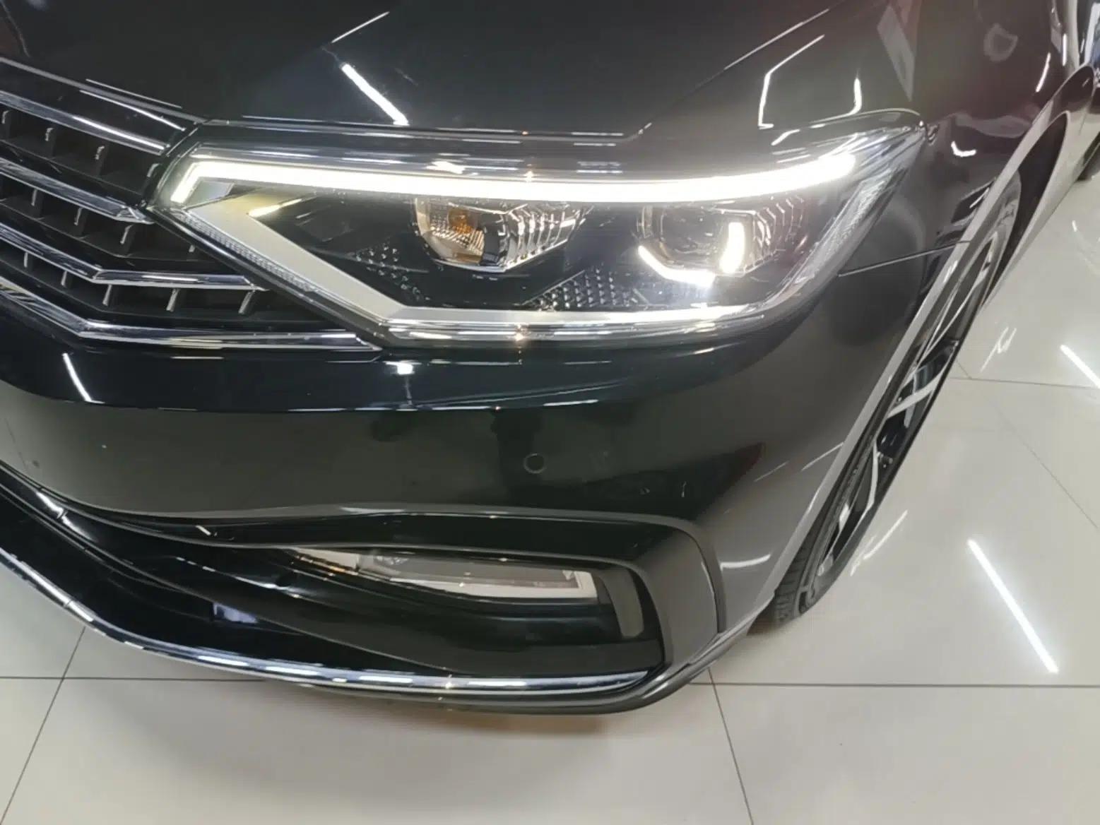 Volkswagen Magotan 2025 Revised Version Zhongxiang Edition 330TSI DSG Luxury Trim — миниатюра 8