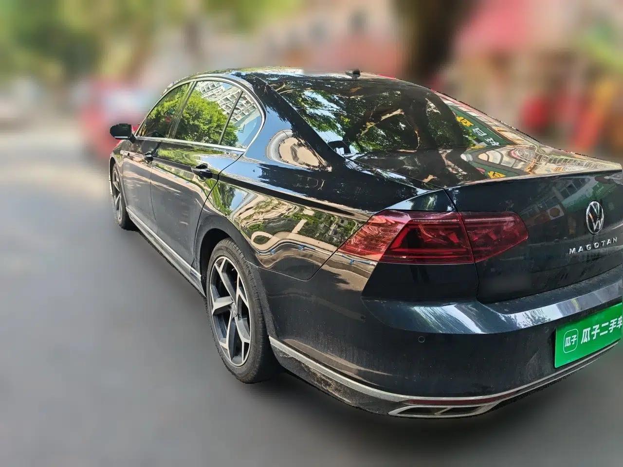 Volkswagen Magotan 2023 2 Million Units Commemorative Edition 330TSI DSG Luxury Version — миниатюра 4