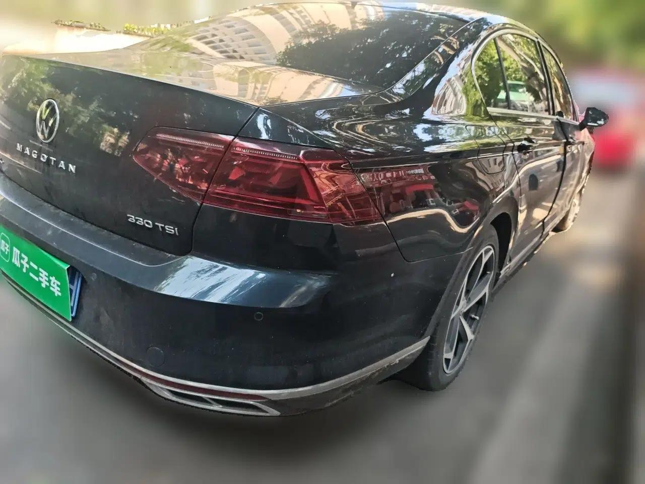 Volkswagen Magotan 2023 2 Million Units Commemorative Edition 330TSI DSG Luxury Version — миниатюра 6