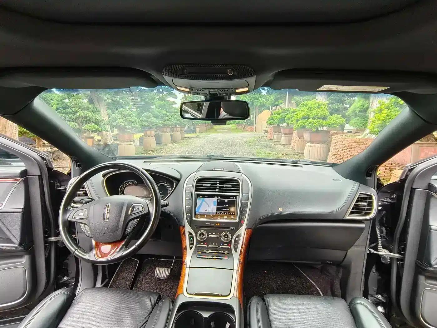 Lincoln MKX 2017 2.7T AWD Premium Edition — миниатюра 4