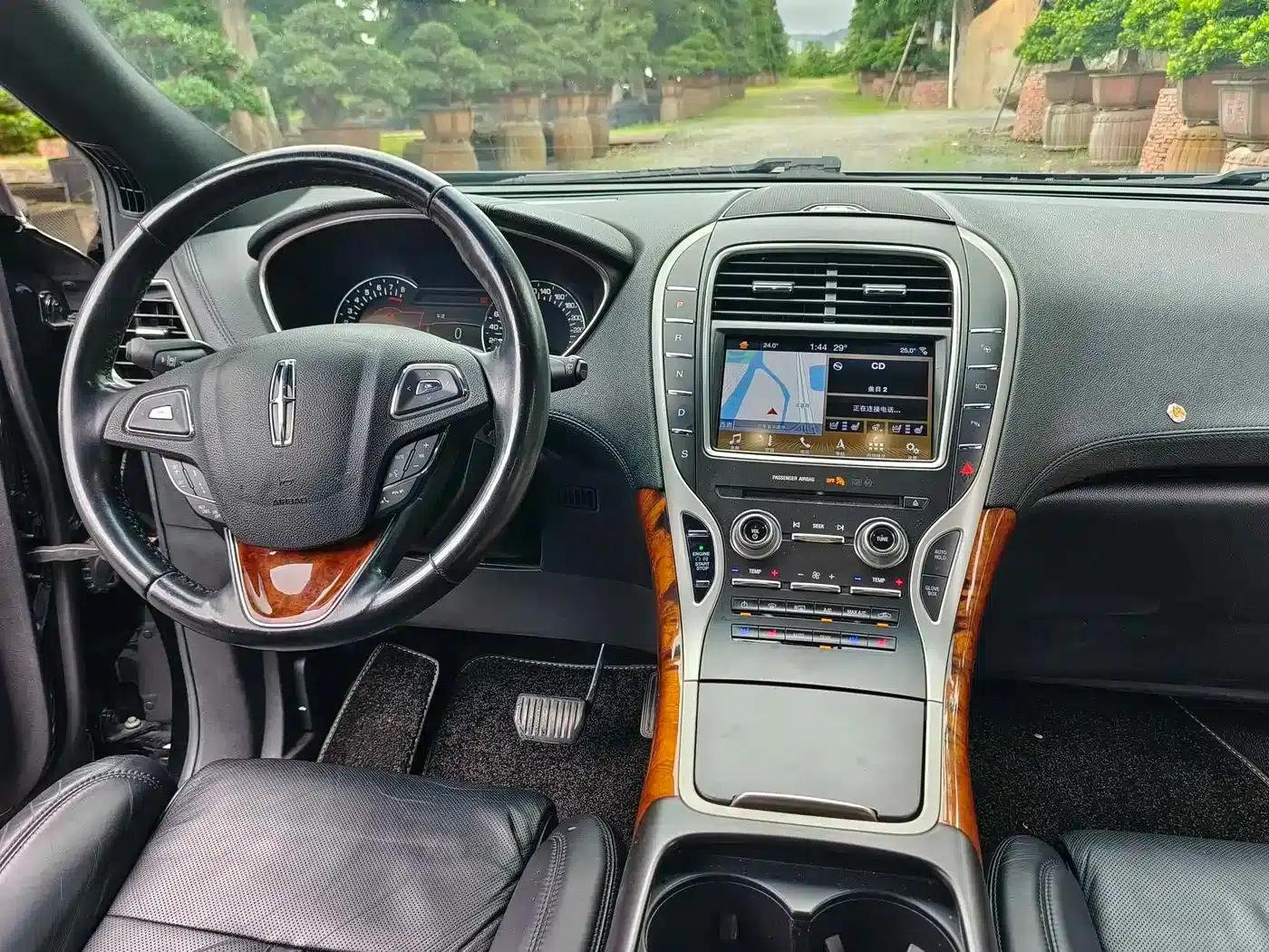 Lincoln MKX 2017 2.7T AWD Premium Edition — миниатюра 5
