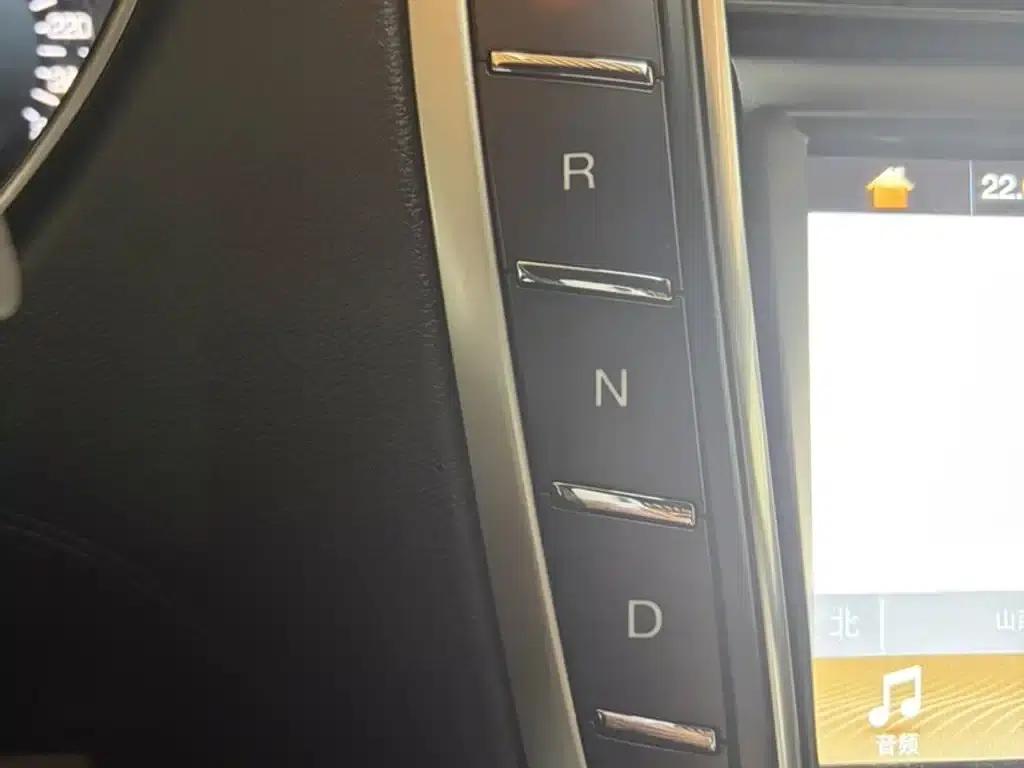 Lincoln MKX 2018 2.0T AWD Premium Edition — миниатюра 13