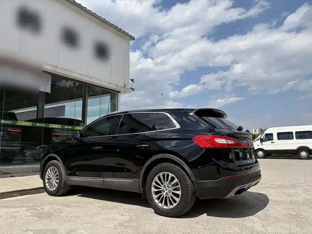 Lincoln MKX 2018 2.0T AWD Premium Edition — миниатюра 8