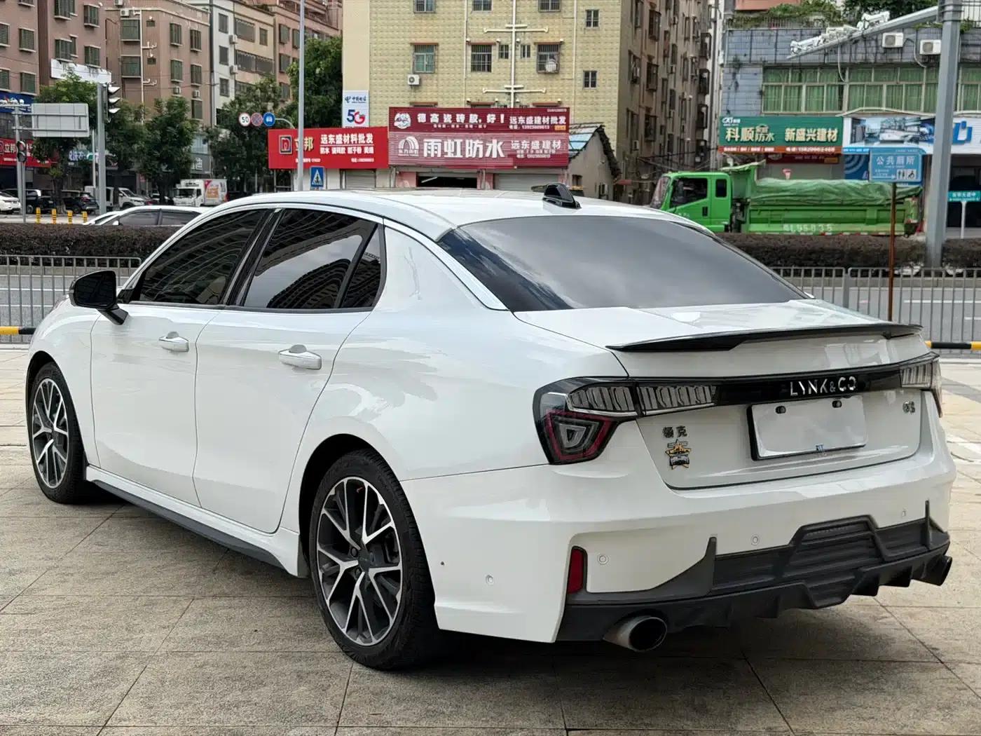 Lynk & Co 03 2018 1.5TD DCT Pro Edition (National V Emission Standard) — миниатюра 12