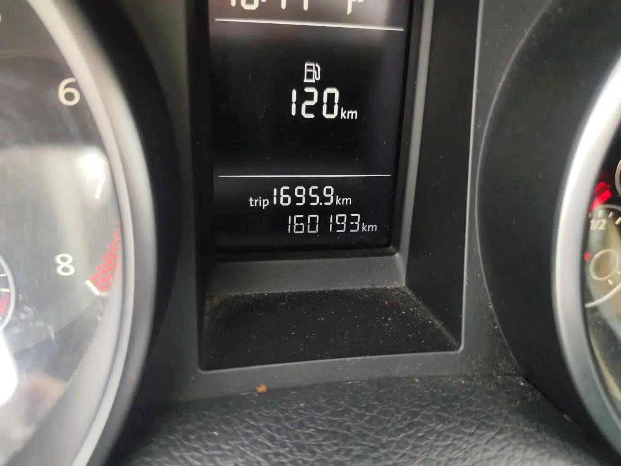 Volkswagen Golf 2012 1.6L Automatic Comfort Model — миниатюра 12
