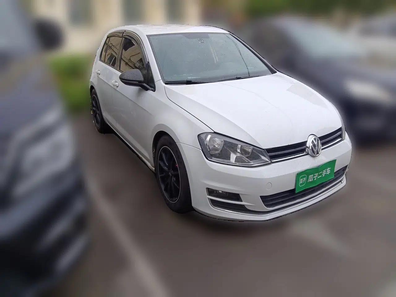 Volkswagen Golf 2014 1.6L Manual Fashion Edition — миниатюра 3