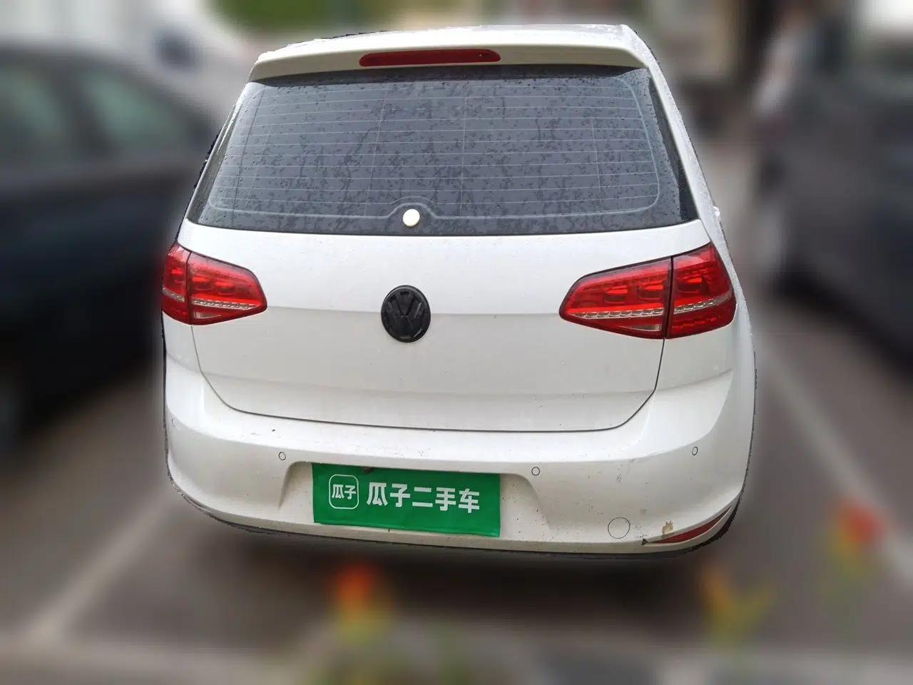 Volkswagen Golf 2014 1.6L Manual Fashion Edition — миниатюра 5