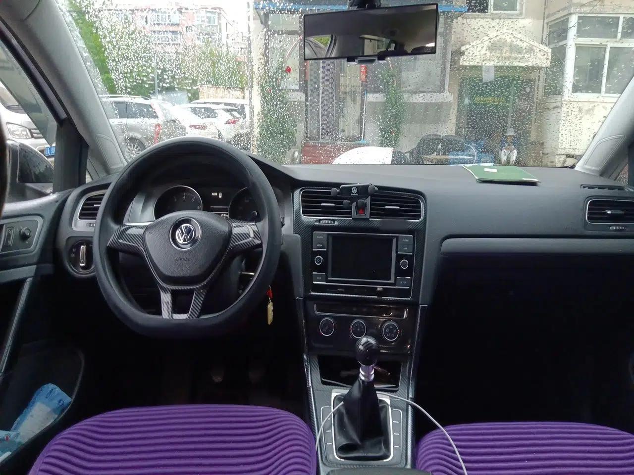 Volkswagen Golf 2014 1.6L Manual Fashion Edition — миниатюра 9