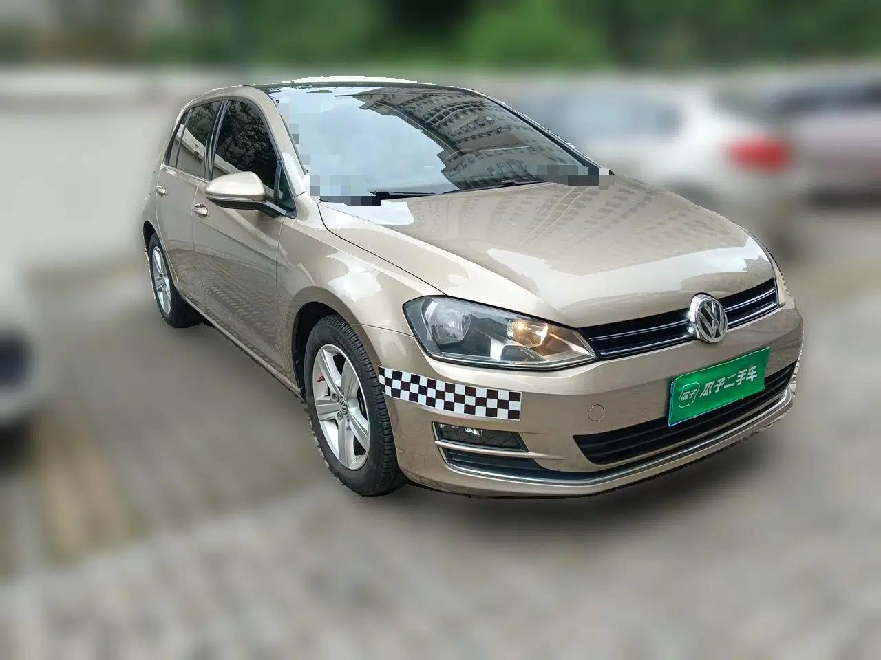Volkswagen Golf 2015 1.6L Automatic Comfort Model — миниатюра 3