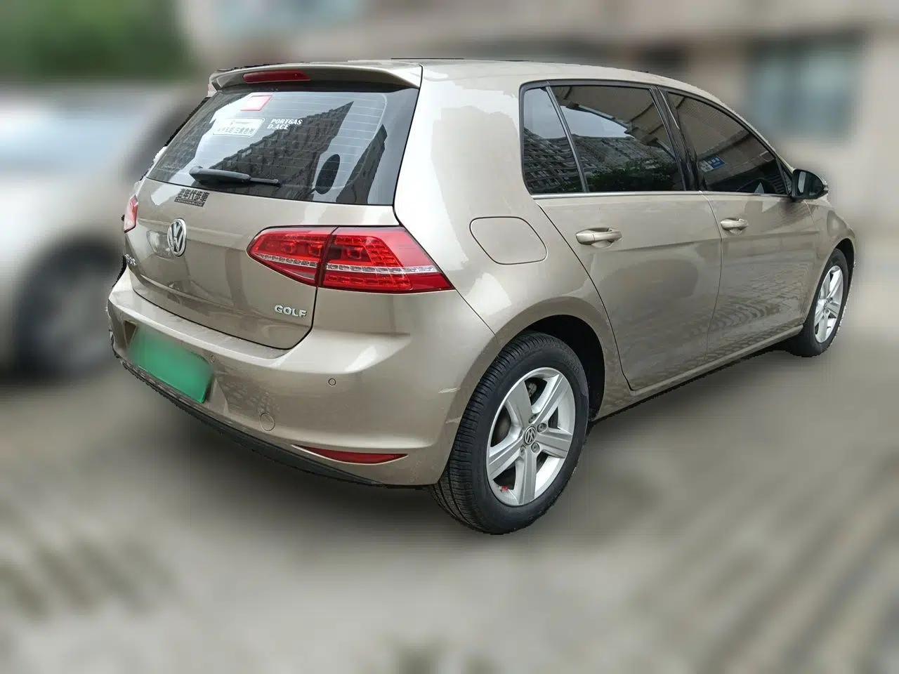 Volkswagen Golf 2015 1.6L Automatic Comfort Model — миниатюра 6
