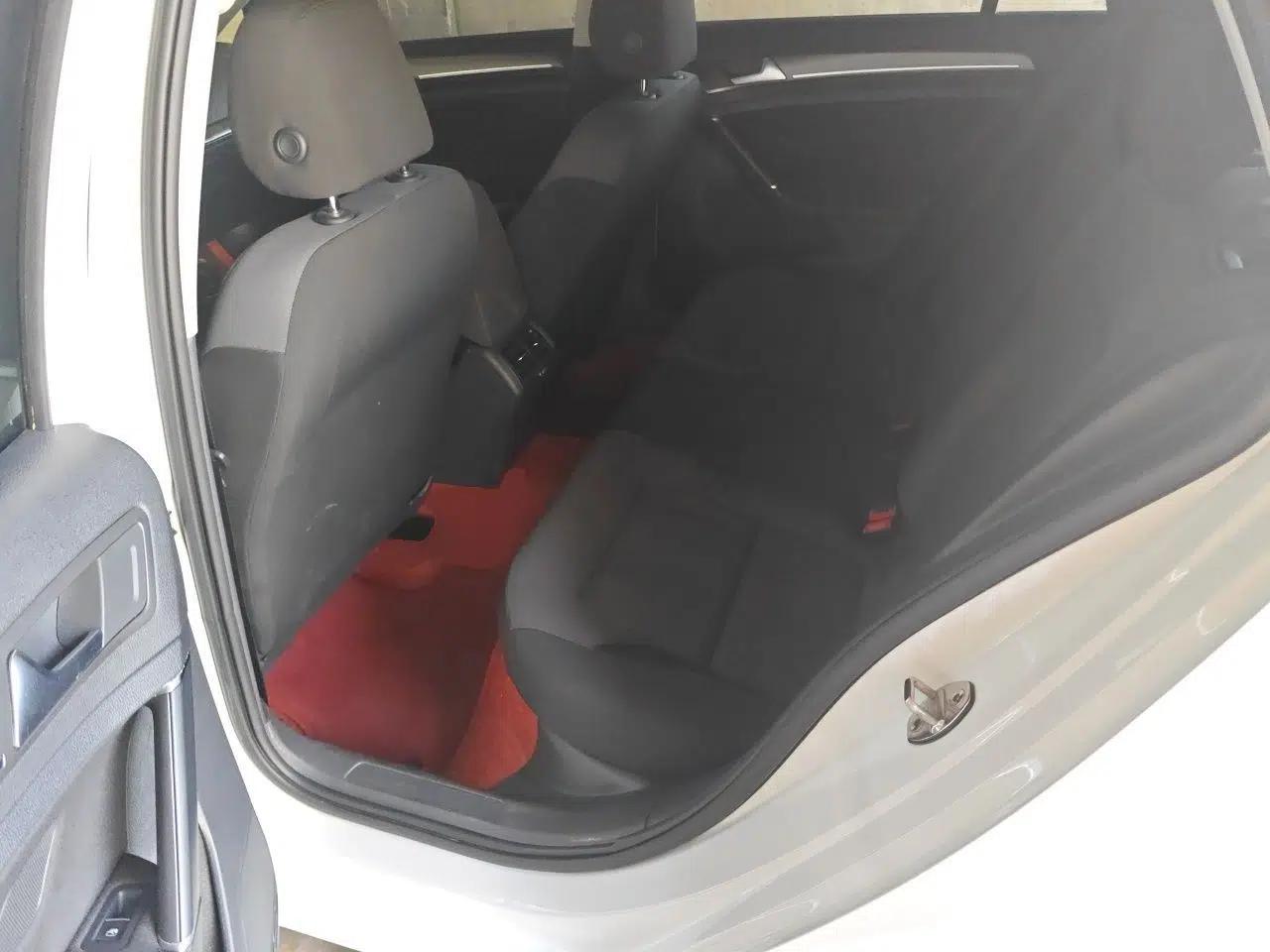 Volkswagen Golf 2016 230TSI Manual Comfort Version — миниатюра 17