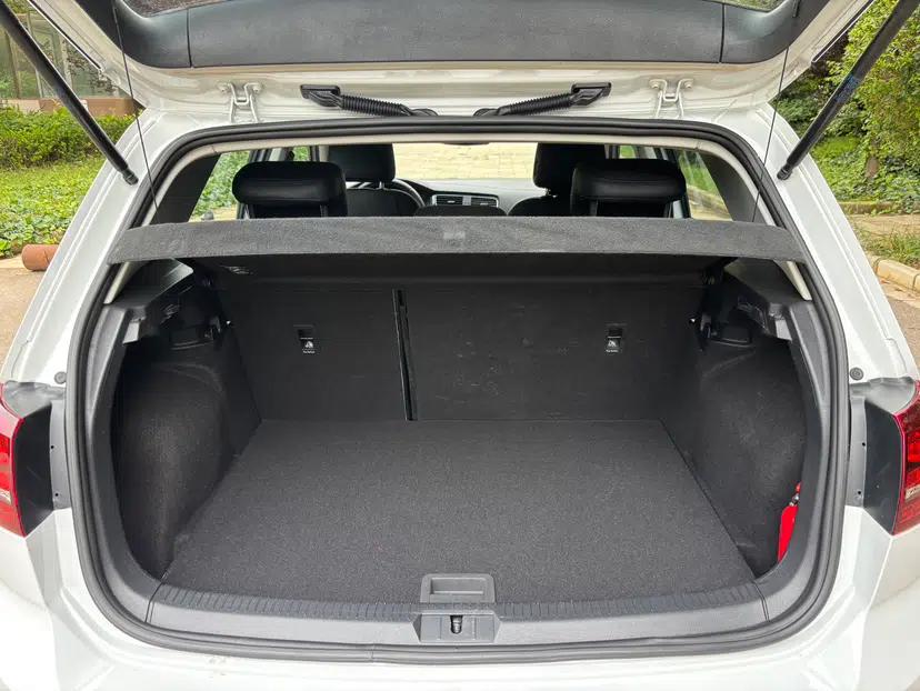 Volkswagen Golf 2016 230TSI Automatic Luxury Version — миниатюра 16