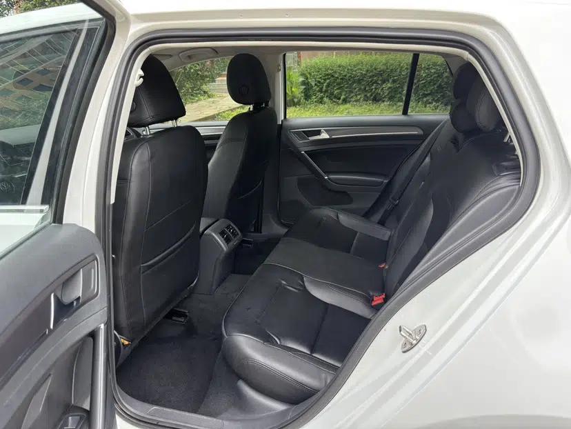 Volkswagen Golf 2016 230TSI Automatic Luxury Version — миниатюра 22