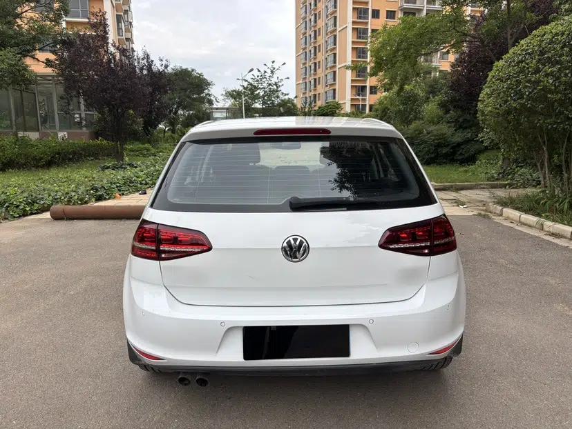 Volkswagen Golf 2016 230TSI Automatic Luxury Version — миниатюра 4