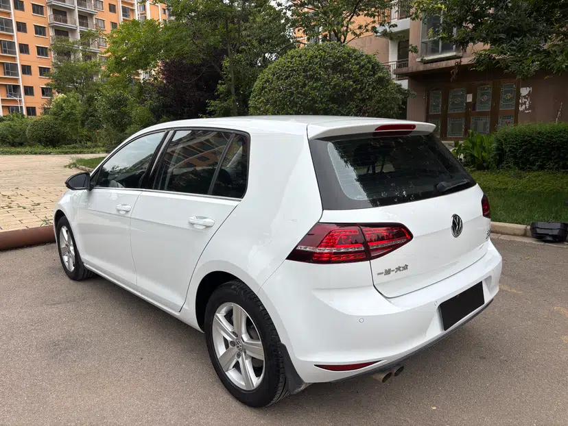 Volkswagen Golf 2016 230TSI Automatic Luxury Version — миниатюра 5