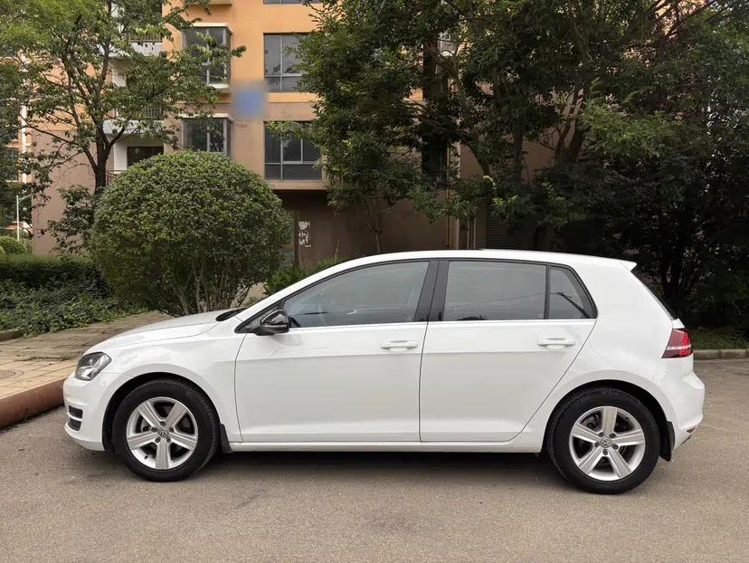 Volkswagen Golf 2016 230TSI Automatic Luxury Version — миниатюра 6