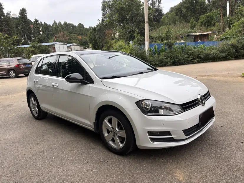 Volkswagen Golf 2016 230TSI Automatic Luxury Version — миниатюра 8