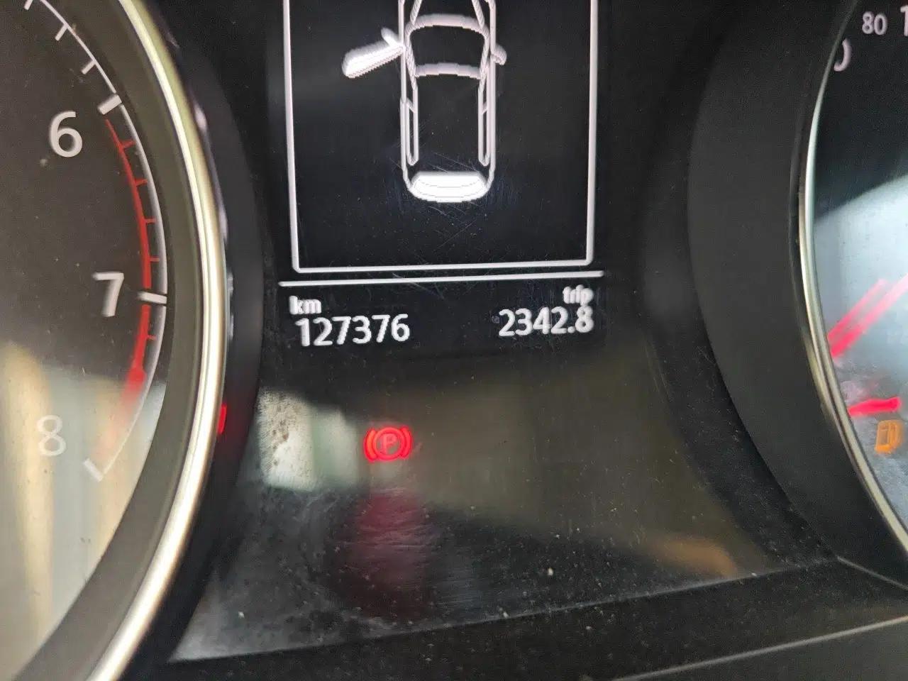 Volkswagen Golf 2015 1.6L Automatic Comfort Model — миниатюра 12