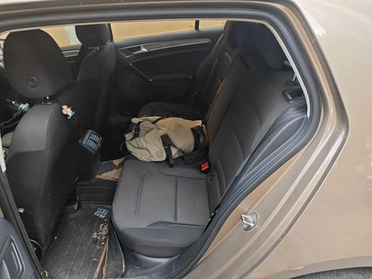 Volkswagen Golf 2015 1.6L Automatic Comfort Model — миниатюра 17
