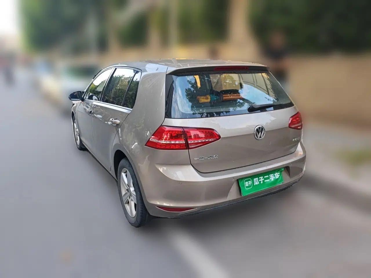 Volkswagen Golf 2015 1.6L Automatic Comfort Model — миниатюра 4
