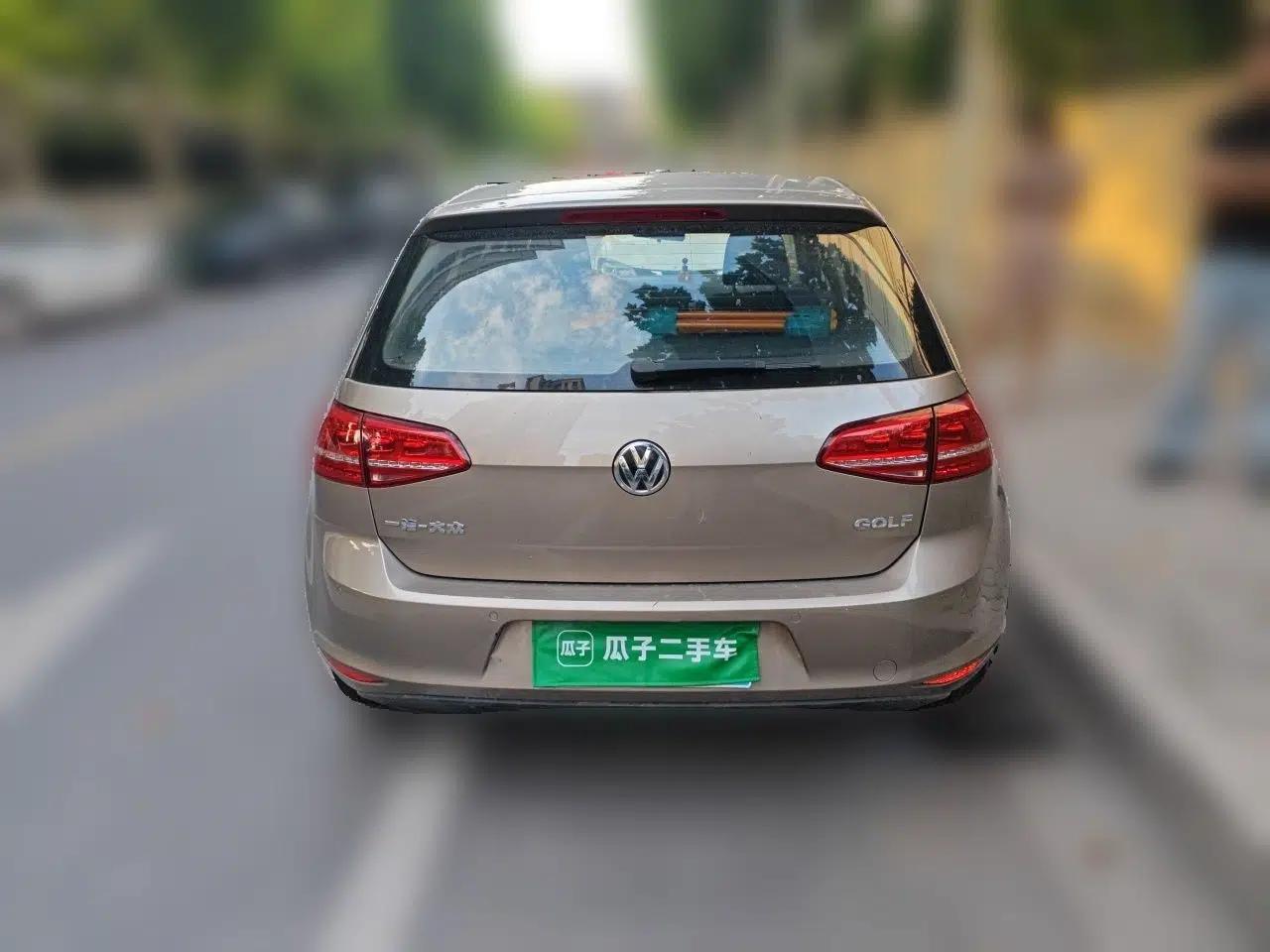 Volkswagen Golf 2015 1.6L Automatic Comfort Model — миниатюра 5