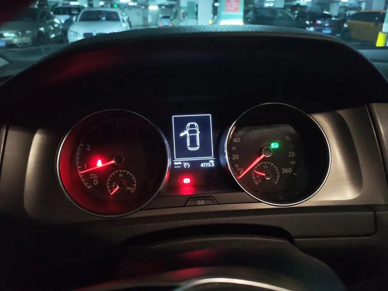 Volkswagen Golf 2015 1.4TSI Automatic Comfort Model — миниатюра 11