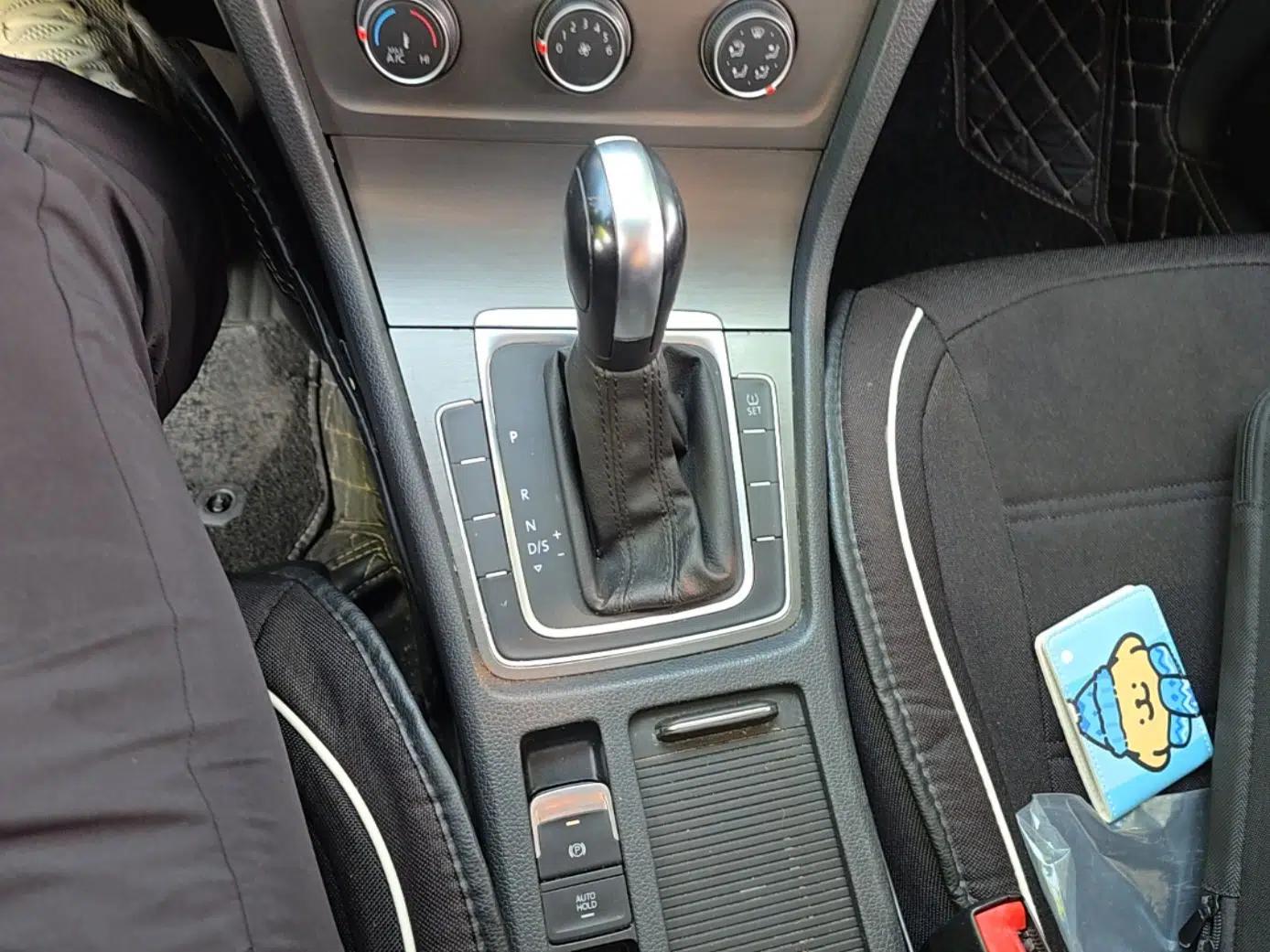 Volkswagen Golf 2015 1.6L Automatic Comfort Model — миниатюра 14