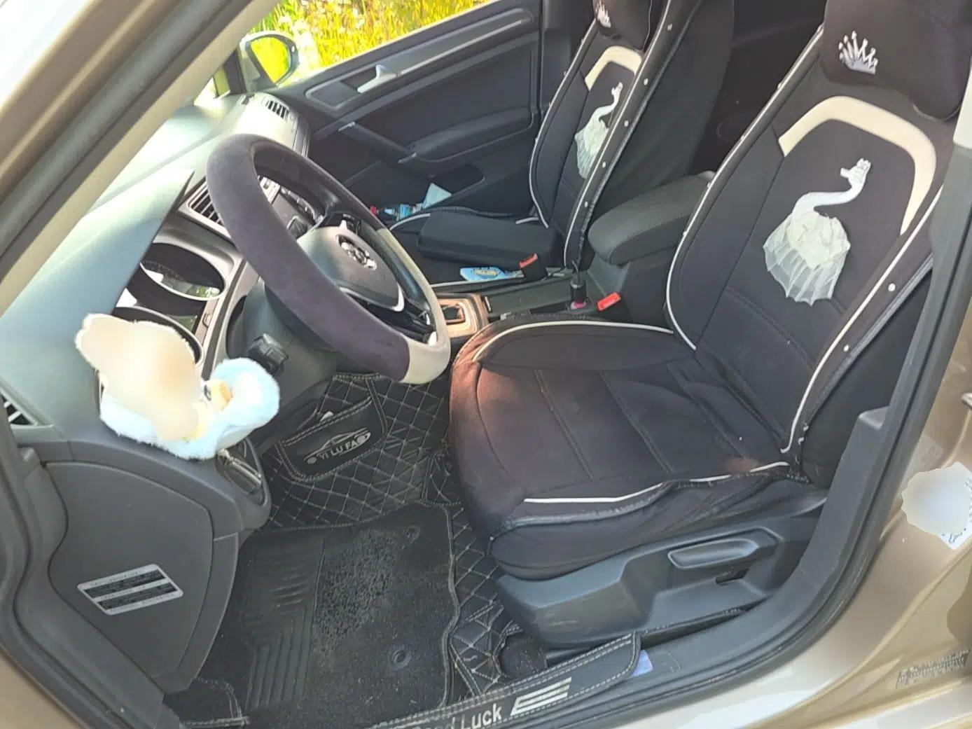 Volkswagen Golf 2015 1.6L Automatic Comfort Model — миниатюра 15