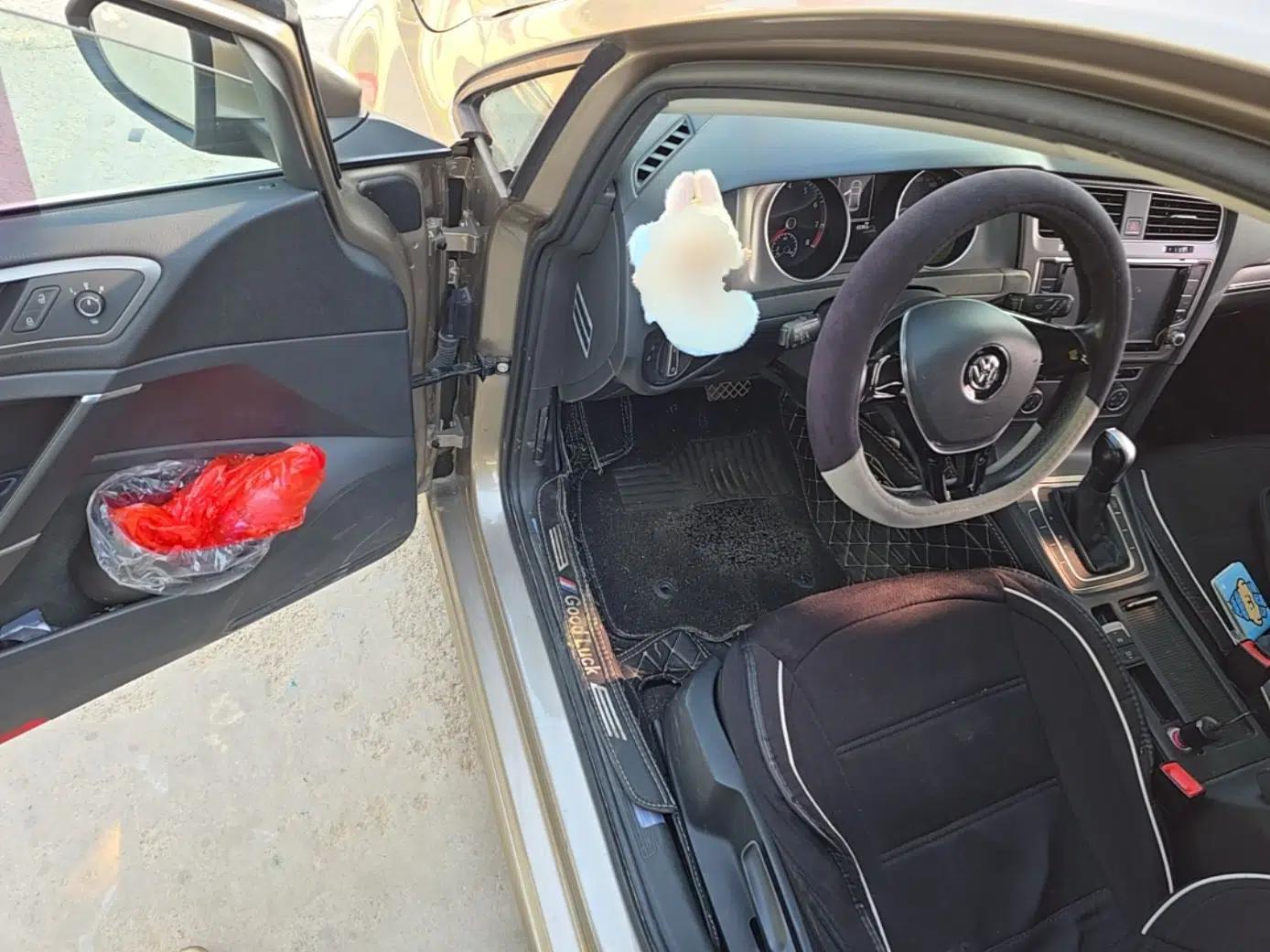 Volkswagen Golf 2015 1.6L Automatic Comfort Model — миниатюра 16