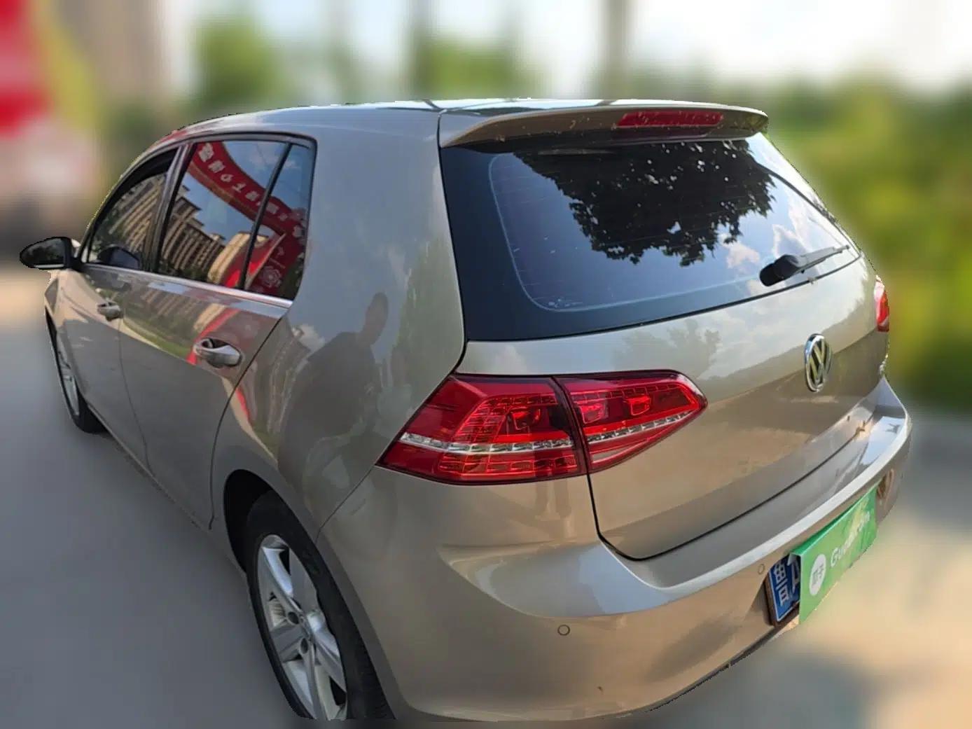 Volkswagen Golf 2015 1.6L Automatic Comfort Model — миниатюра 4