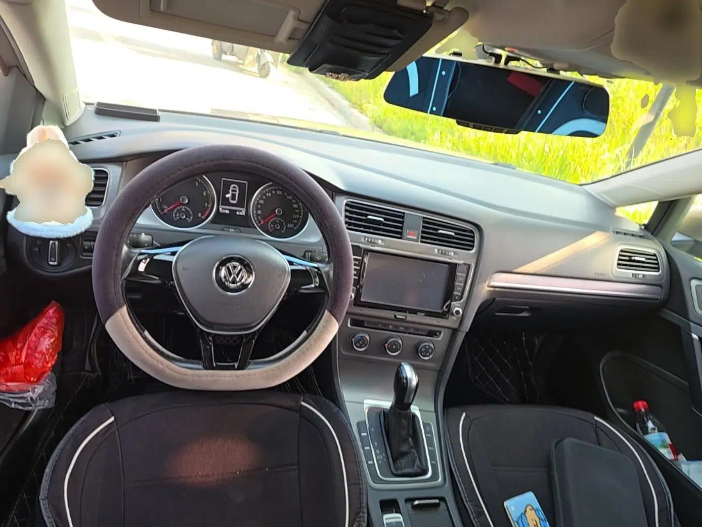 Volkswagen Golf 2015 1.6L Automatic Comfort Model — миниатюра 9