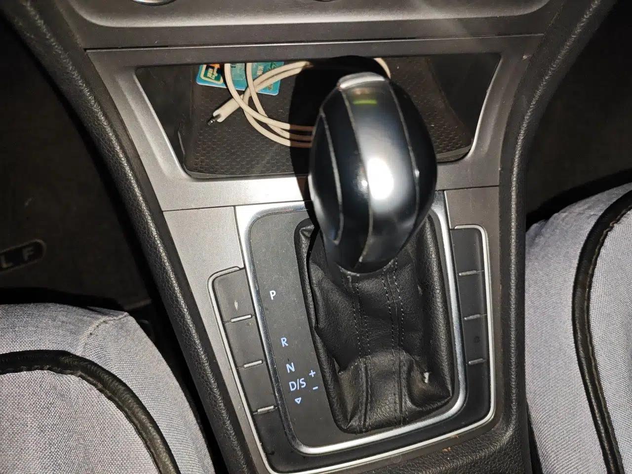 Volkswagen Golf 2015 1.6L Automatic Fashion Model — миниатюра 14