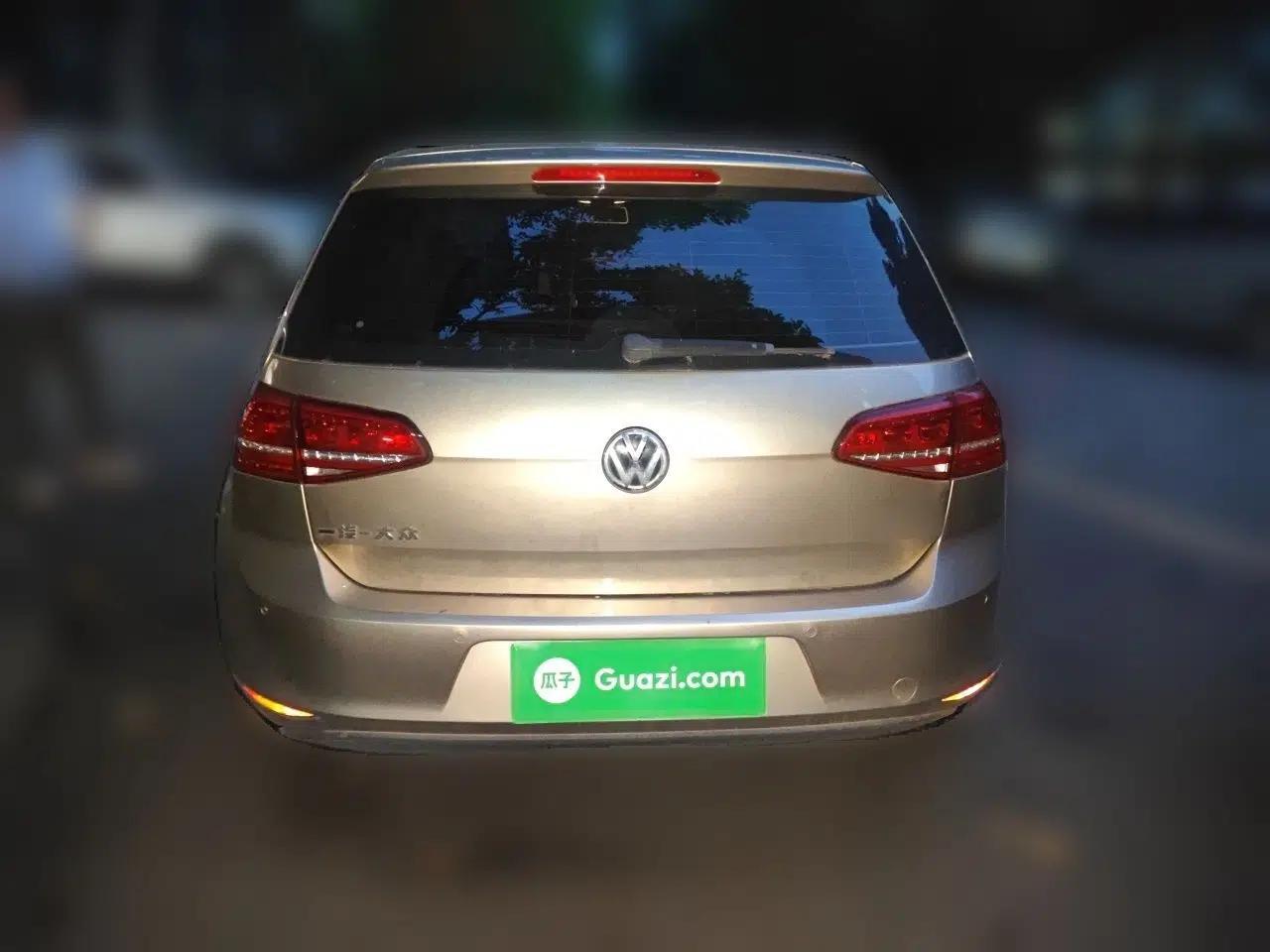 Volkswagen Golf 2015 1.6L Automatic Fashion Model — миниатюра 5