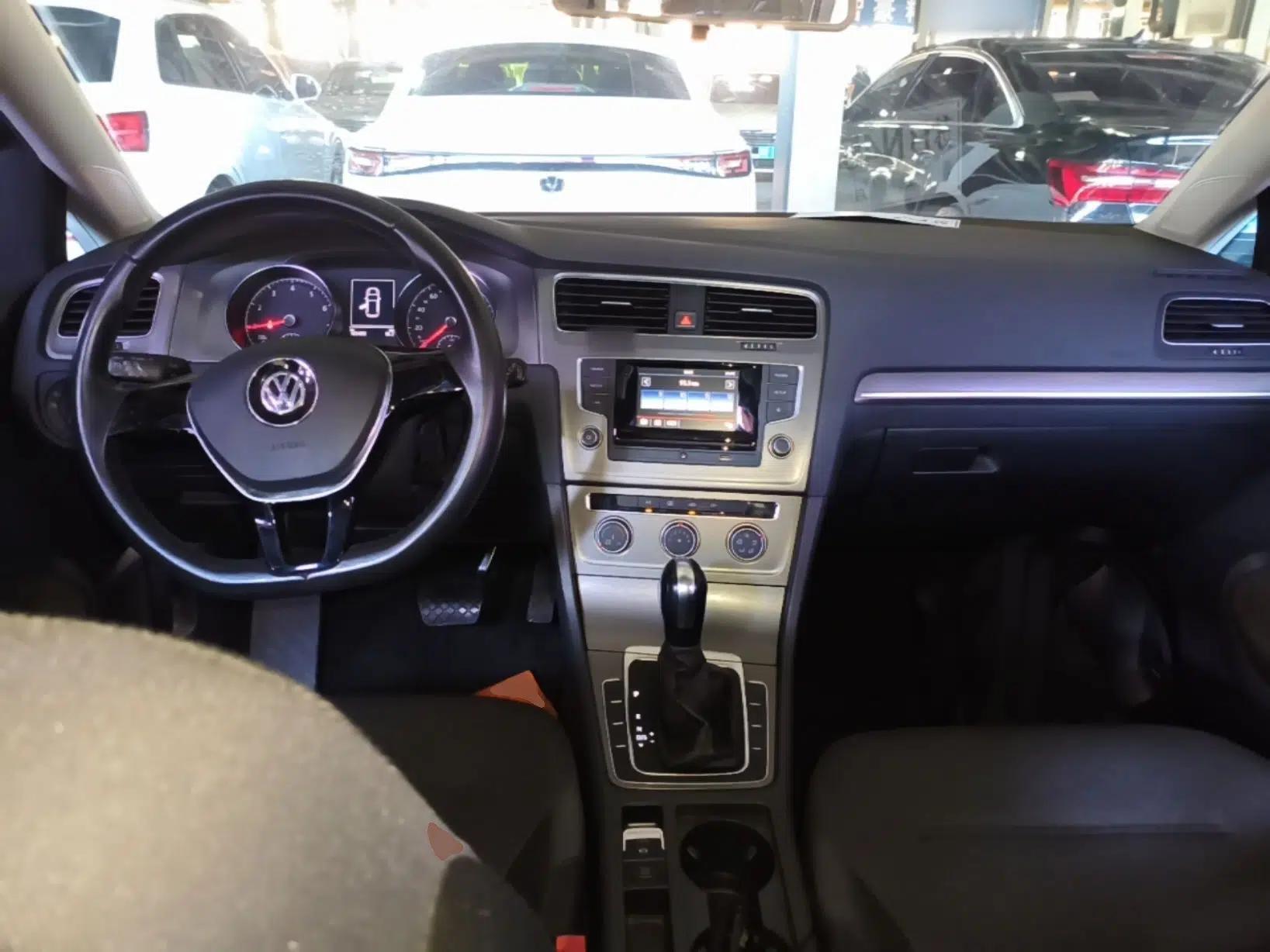 Volkswagen Golf 2016 230TSI Automatic Comfort Version — миниатюра 12