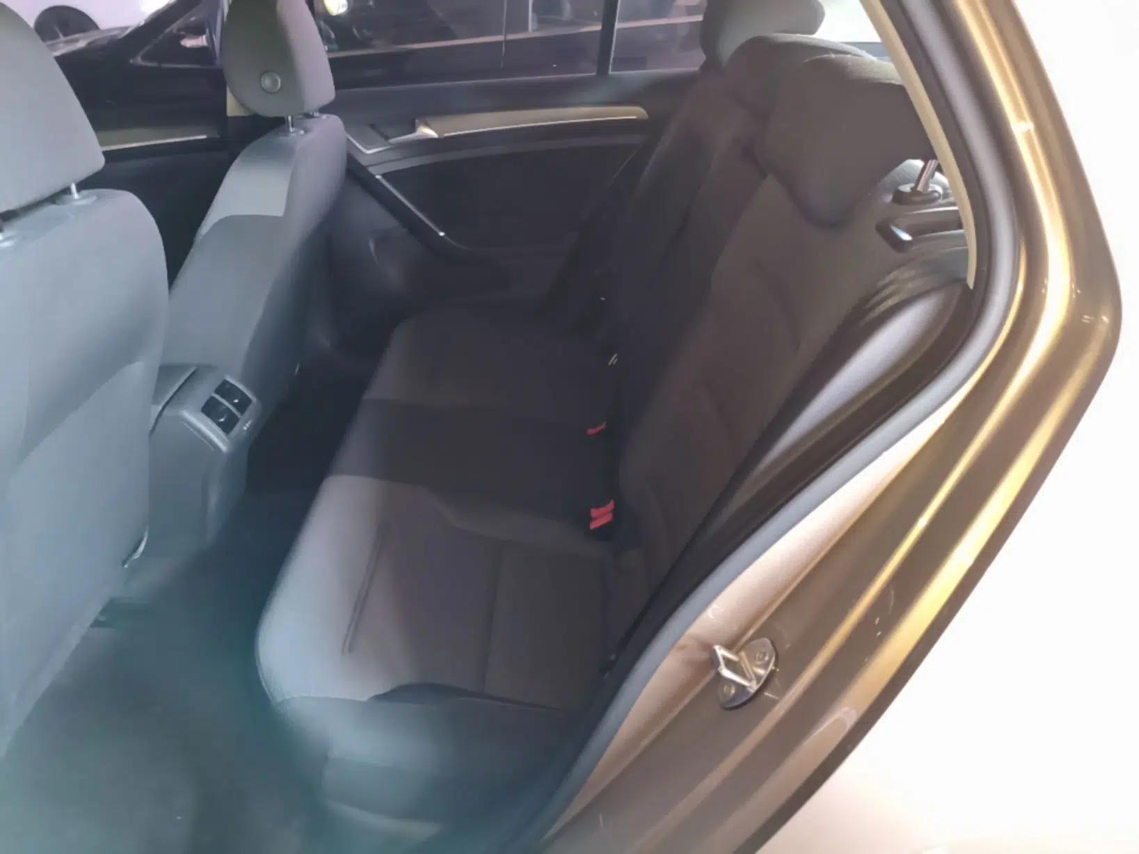 Volkswagen Golf 2016 230TSI Automatic Comfort Version — миниатюра 20