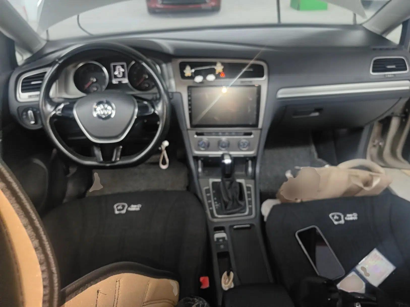 Volkswagen Golf 2016 1.6L Automatic Comfort Model — миниатюра 17