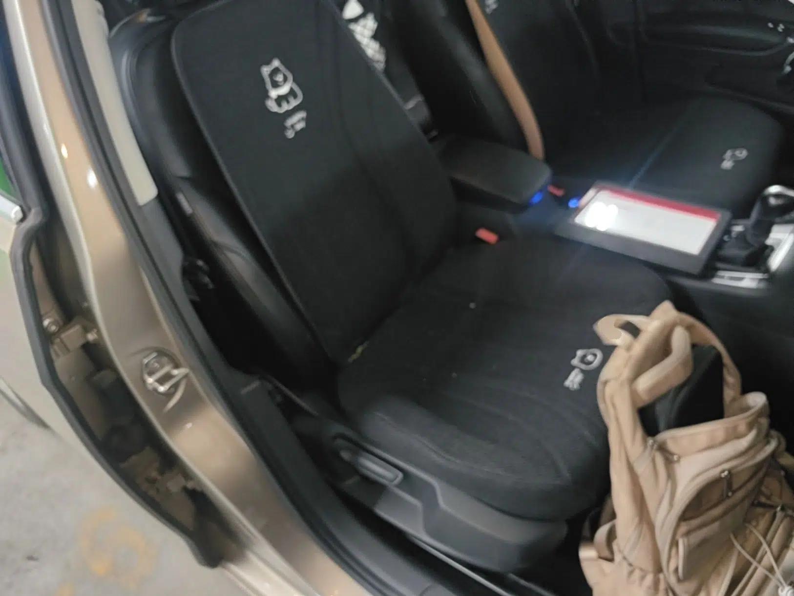 Volkswagen Golf 2016 1.6L Automatic Comfort Model — миниатюра 24
