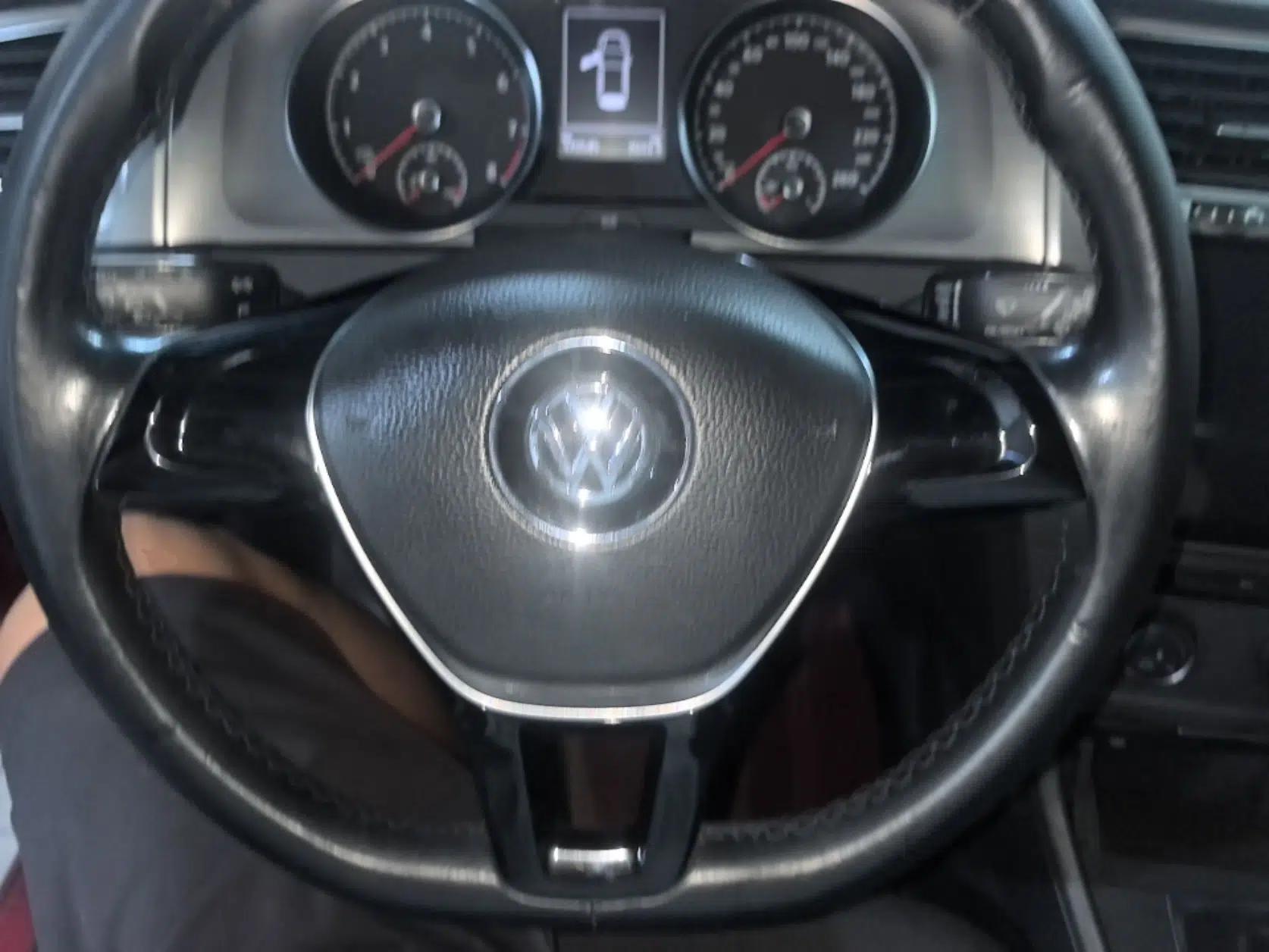 Volkswagen Golf 2015 1.6L Automatic Comfort Model — миниатюра 13