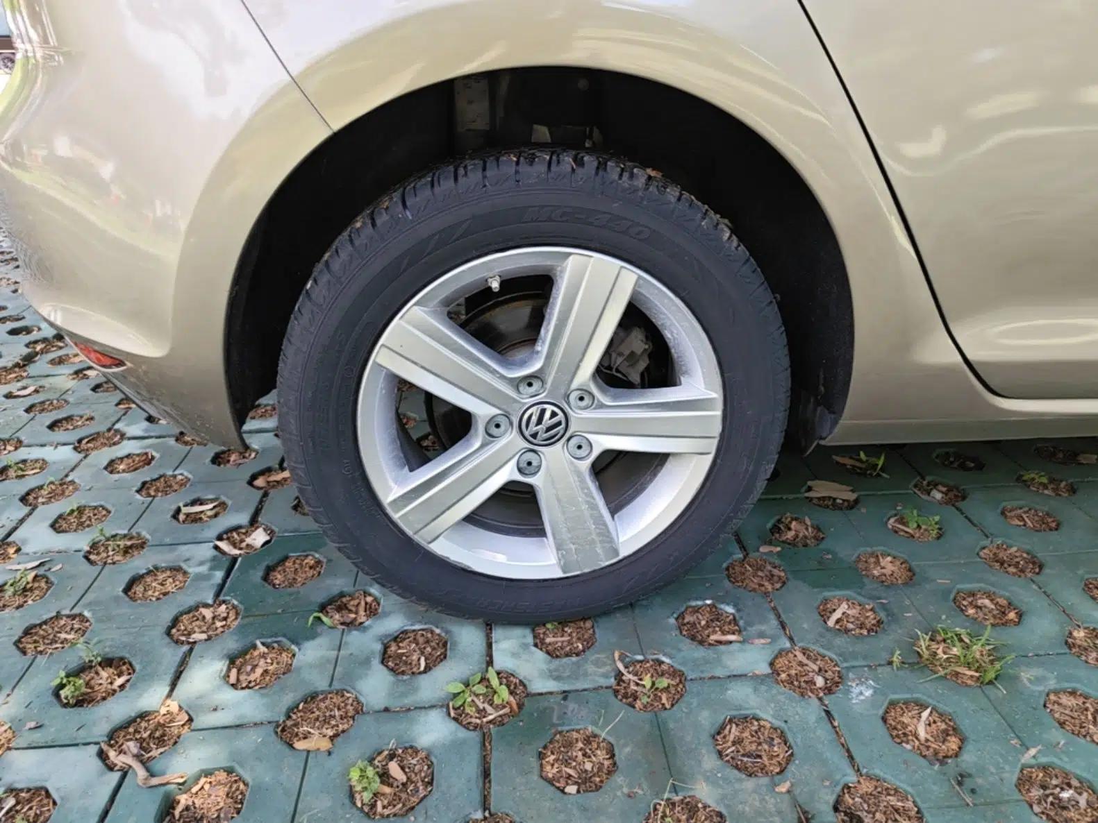 Volkswagen Golf 2015 1.4TSI Automatic Luxury Model — миниатюра 11