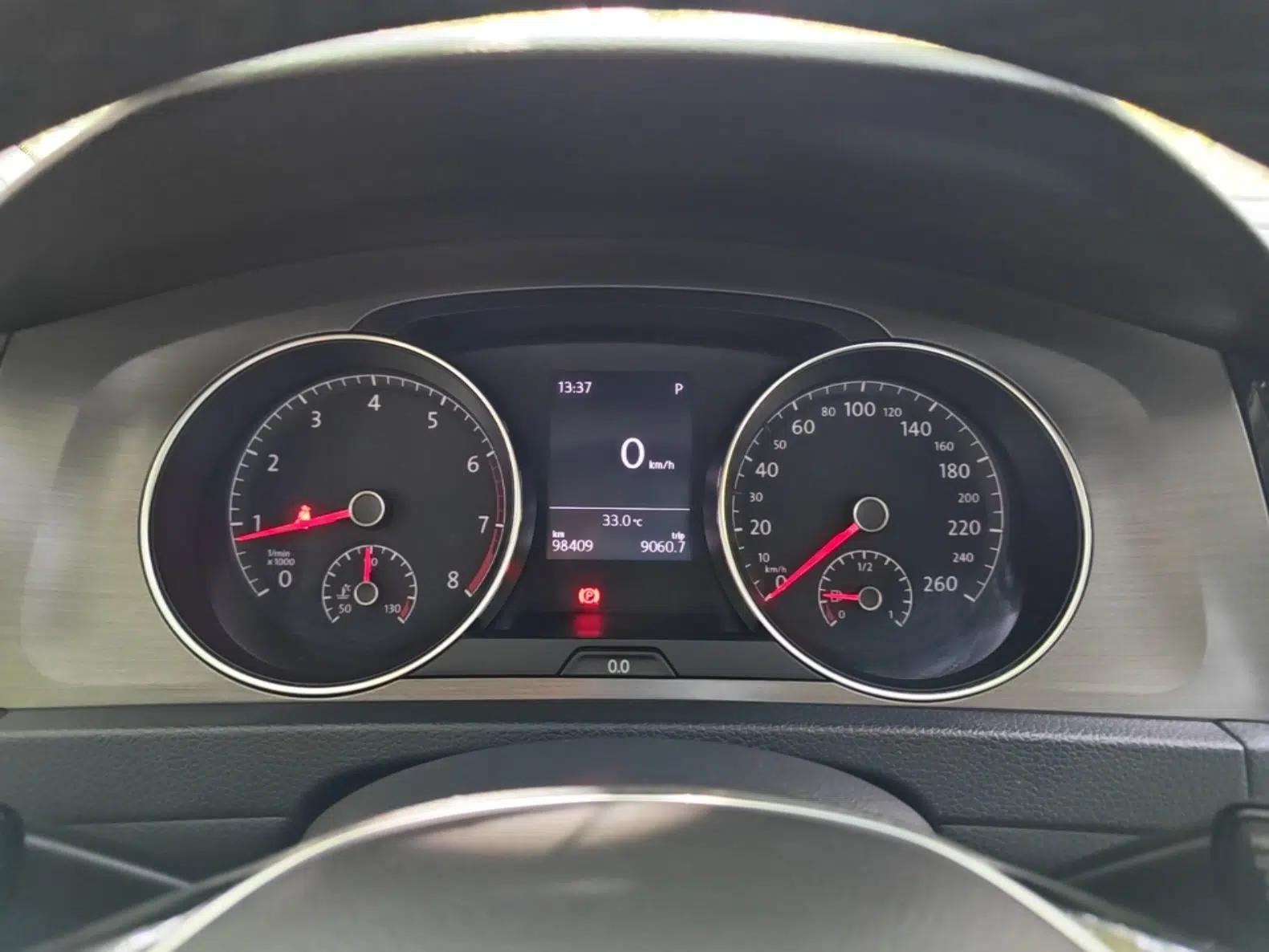 Volkswagen Golf 2015 1.4TSI Automatic Luxury Model — миниатюра 14