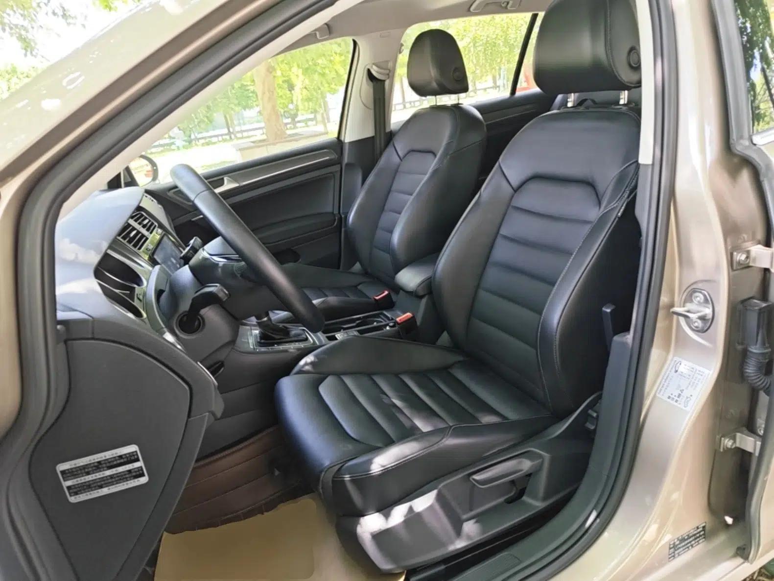 Volkswagen Golf 2015 1.4TSI Automatic Luxury Model — миниатюра 17