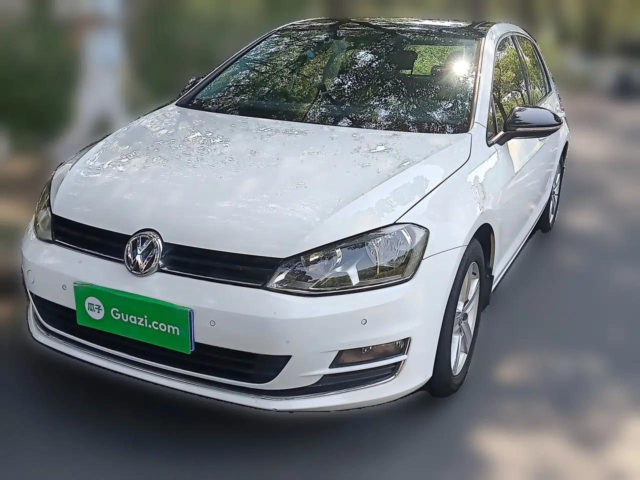 Volkswagen Golf 2017 1.6L Automatic Comfort Million-Vehicle Anniversary Edition — миниатюра 1