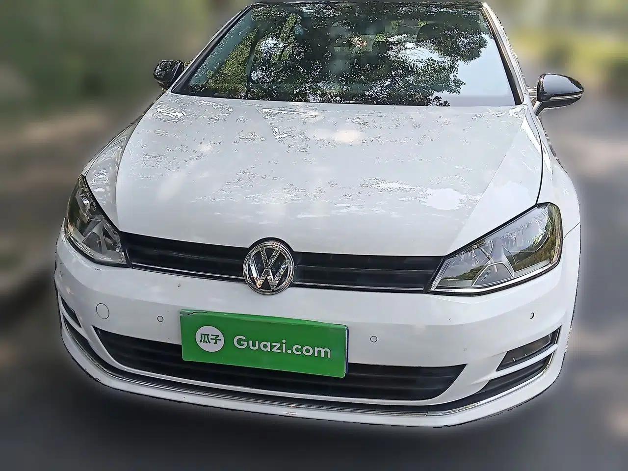 Volkswagen Golf 2017 1.6L Automatic Comfort Million-Vehicle Anniversary Edition — миниатюра 2