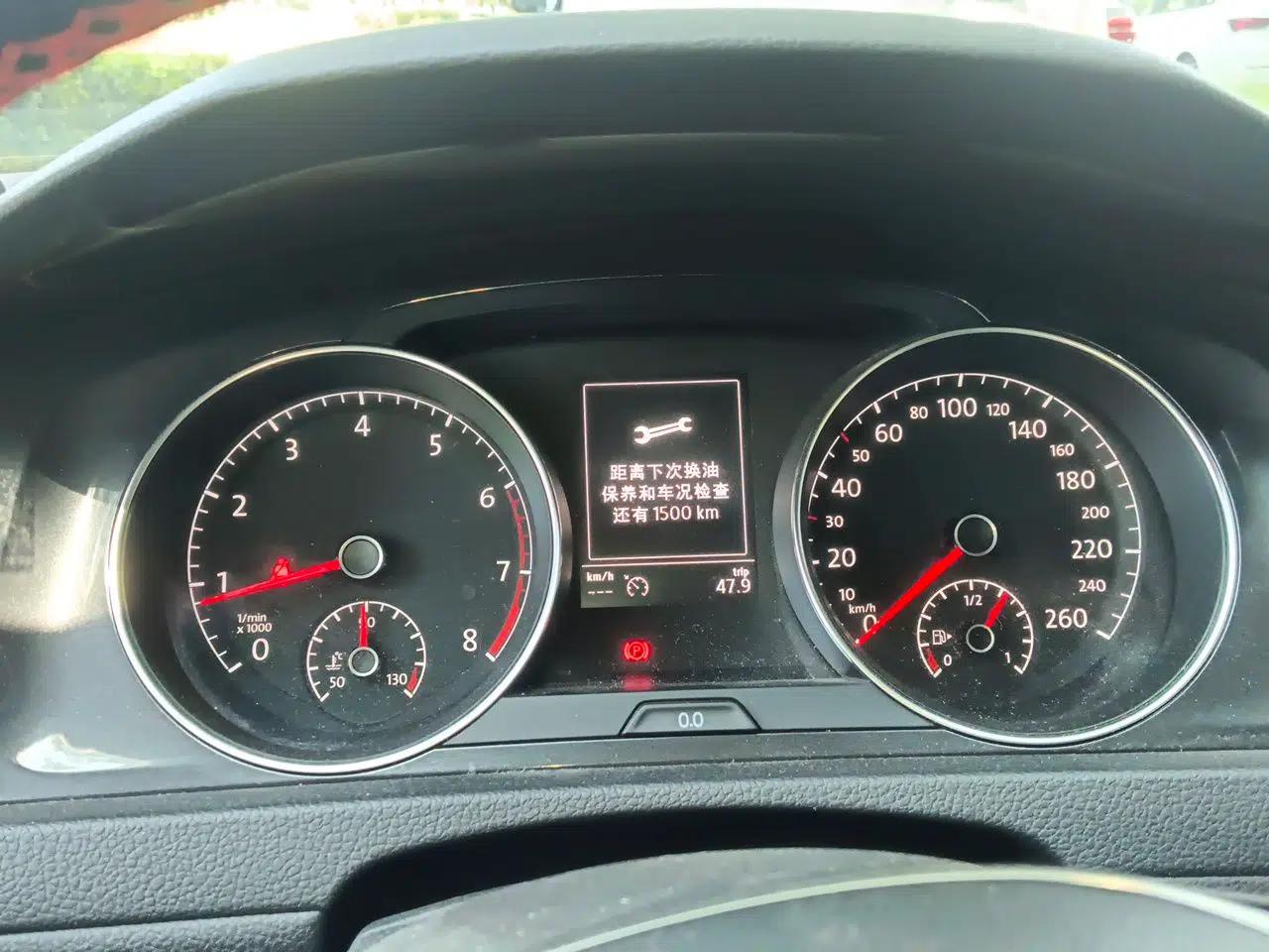Volkswagen Golf 2017 1.6L Automatic Comfort Million-Vehicle Anniversary Edition — миниатюра 11